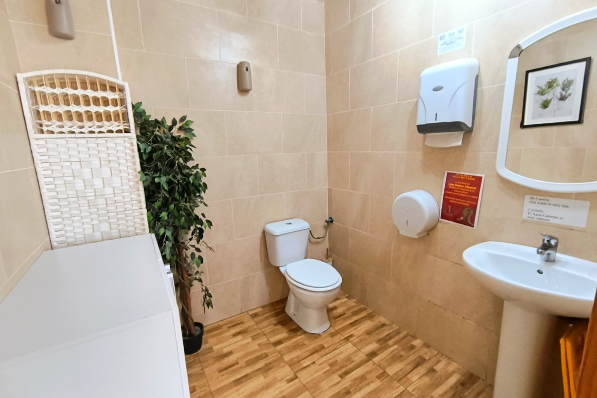 Reventa - Local Comercial - Villamartin