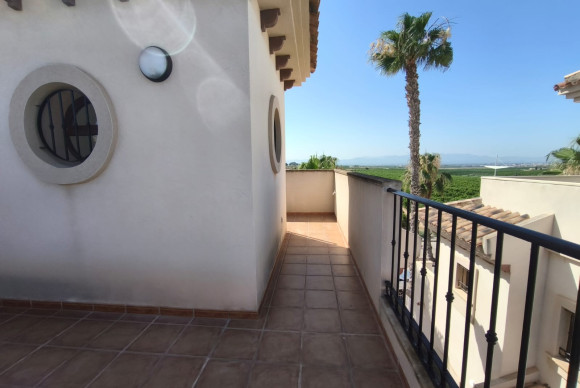 Reventa - Casa semi independiente - Algorfa