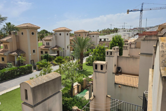 Reventa - Casa semi independiente - Algorfa