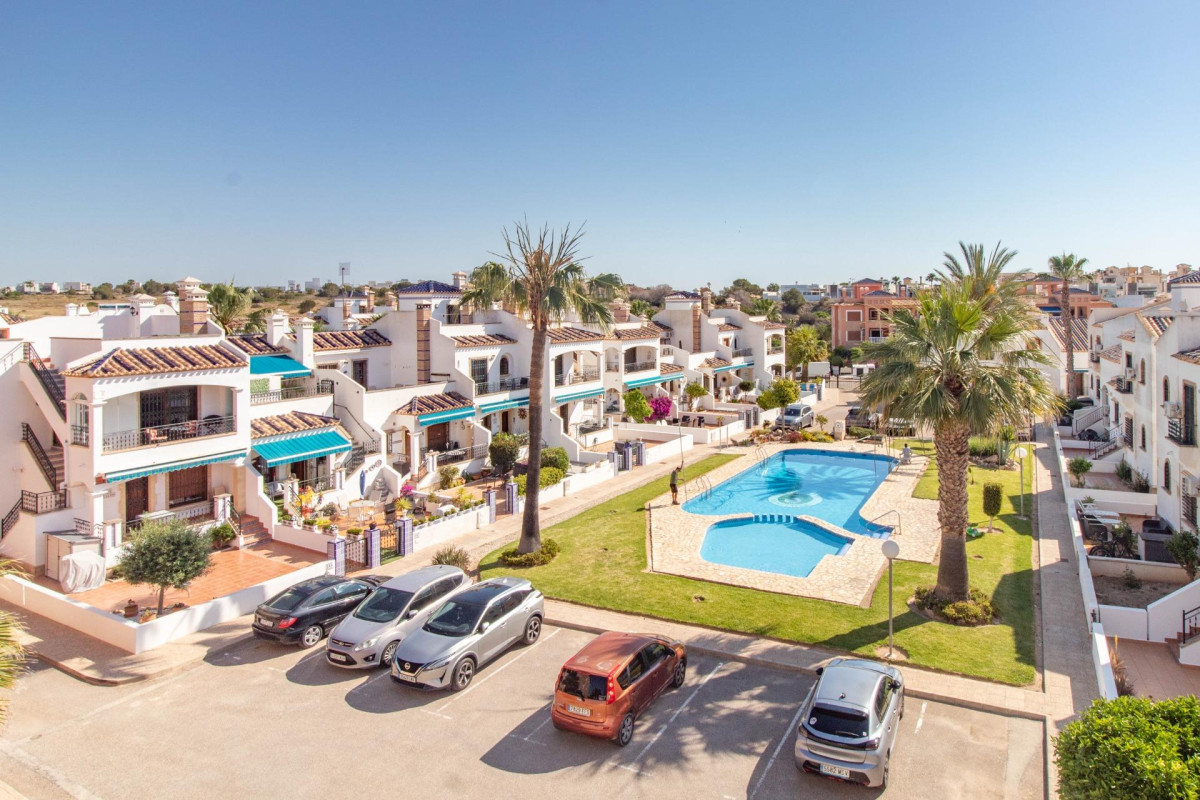 Resale - Apartment  - Orihuela Costa - Villamartin