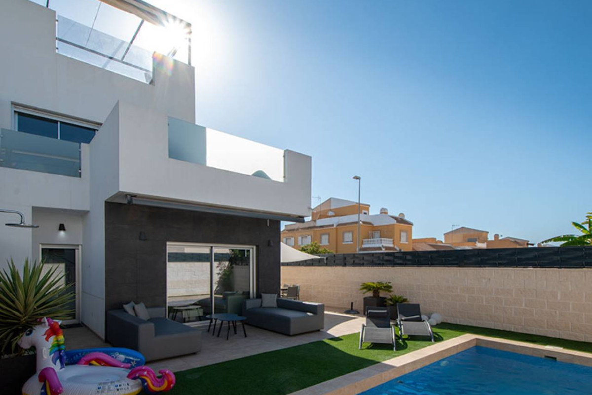 Herverkoop - Vrijstaande Villa - Ciudad Quesada - Doña Pepa