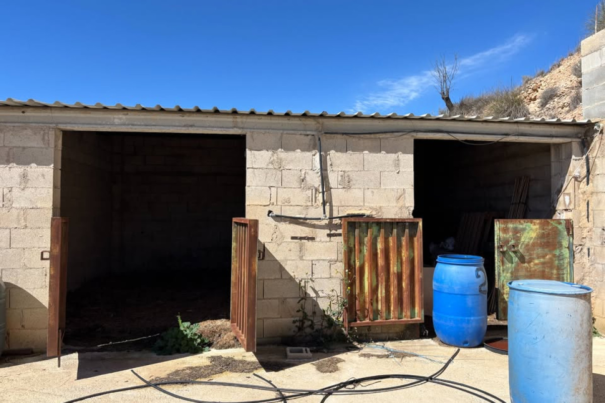 Resale - Country House - PINOSO