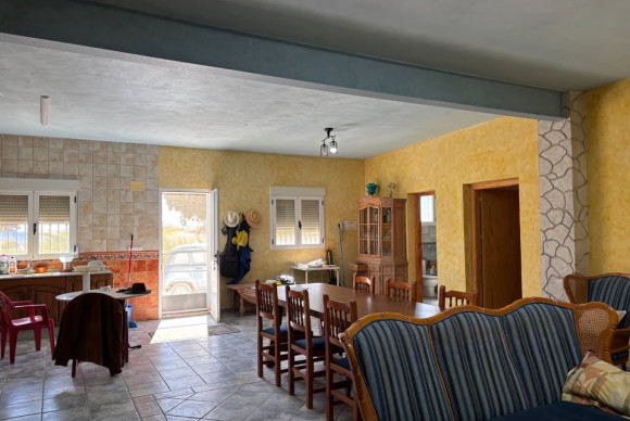 Resale - Country House - PINOSO