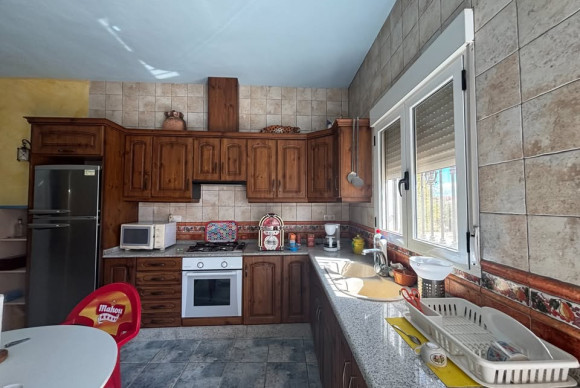 Resale - Country House - PINOSO