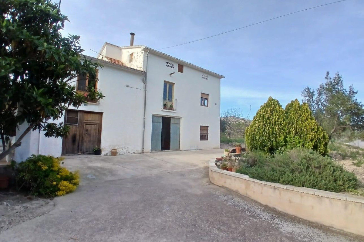 Resale - Country House - Onil