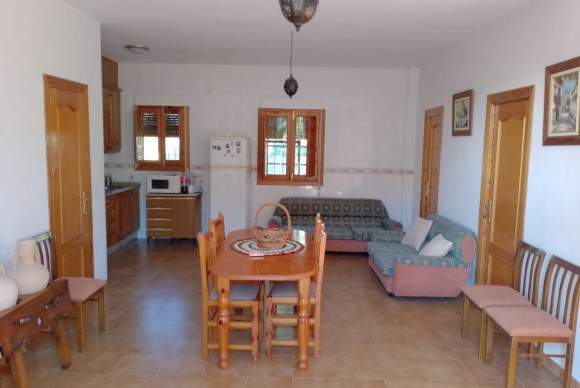 Resale - Country House - Onil