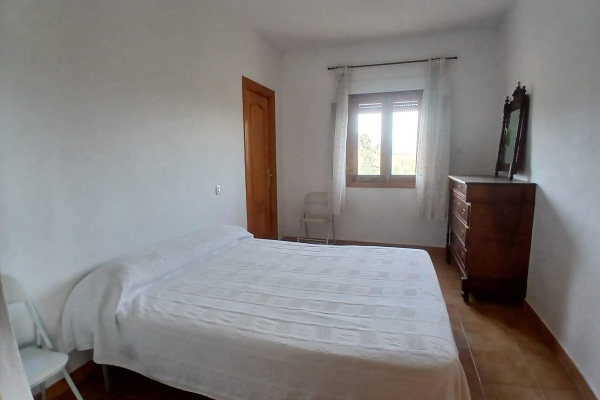 Resale - Country House - Onil