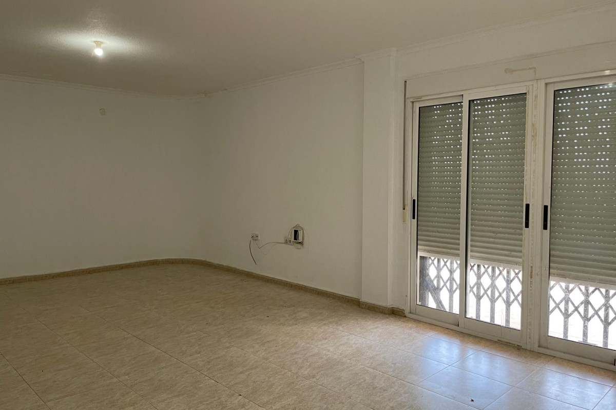 Resale - Country House - Crevillente