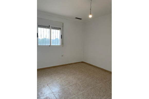 Resale - Country House - Crevillente