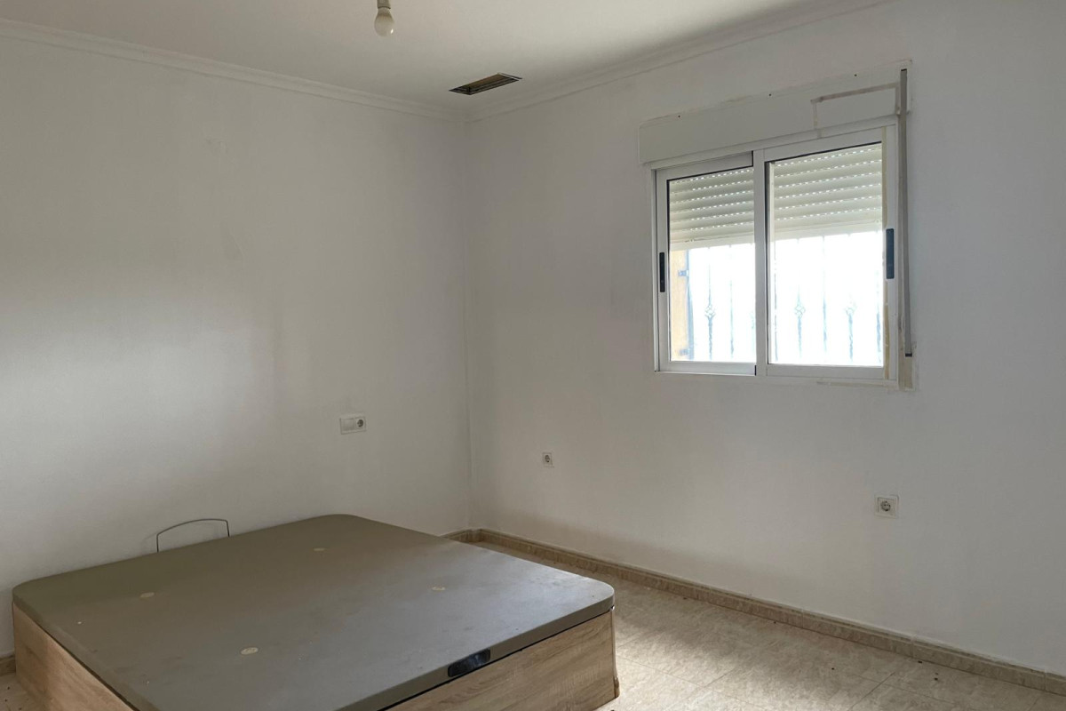 Resale - Country House - Crevillente