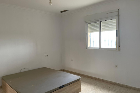 Resale - Country House - Crevillente