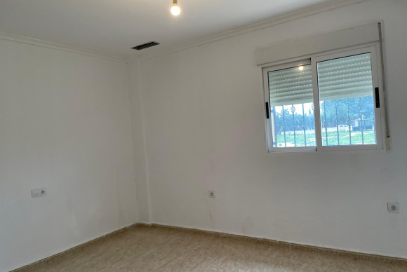 Resale - Country House - Crevillente