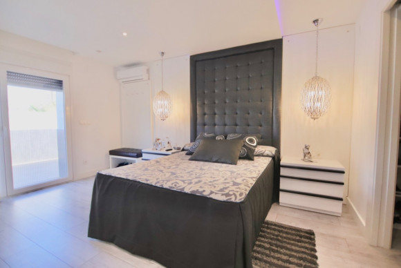 Resale - Country House - Elda