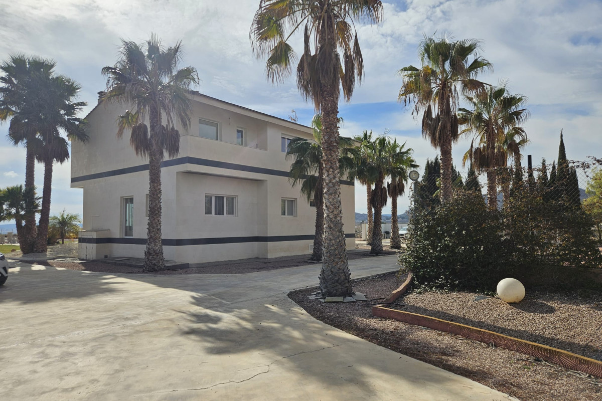 Resale - Country House - Novelda