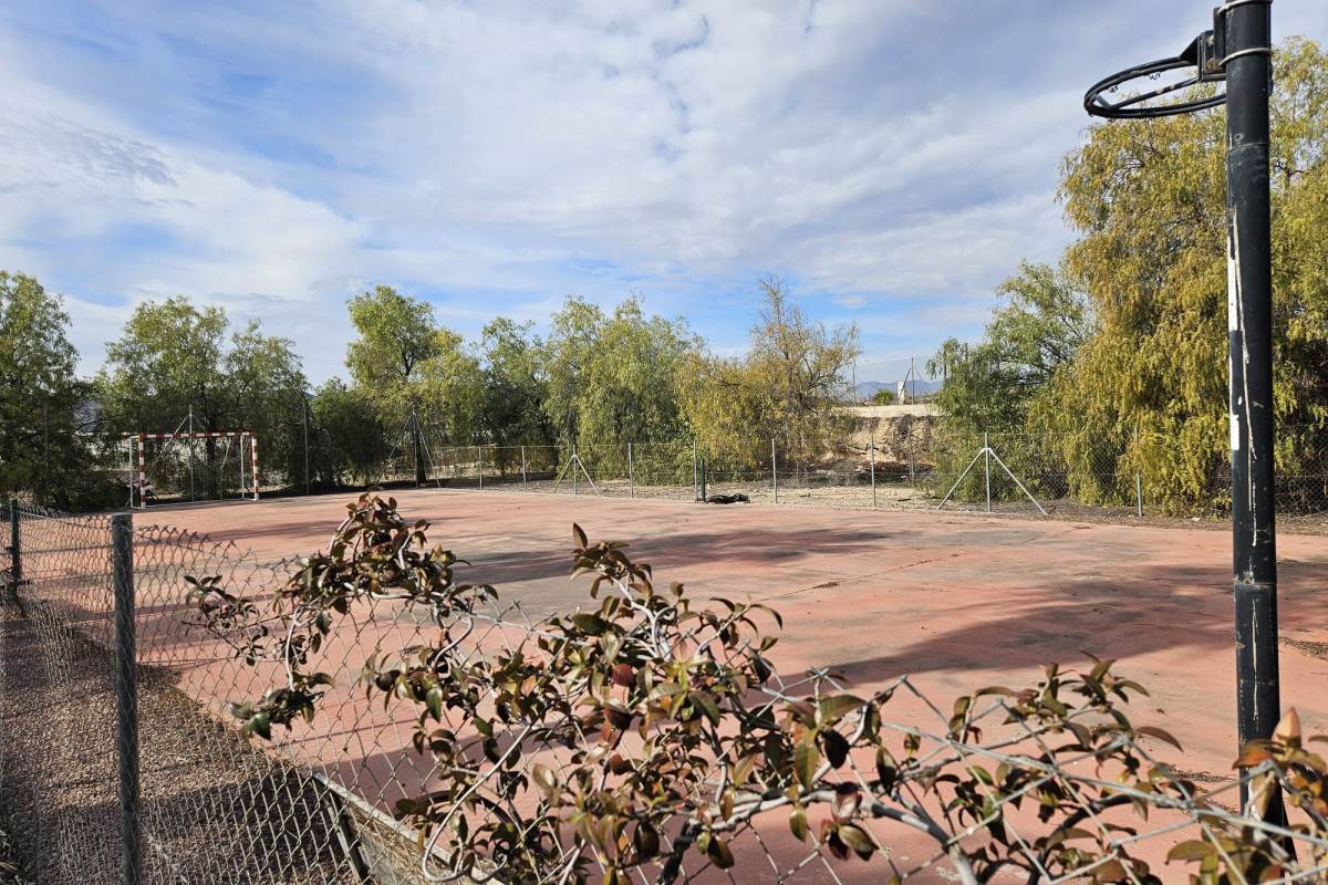 Resale - Country House - Novelda