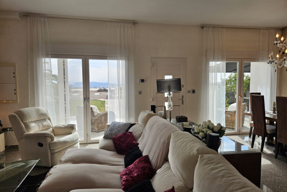 Resale - Country House - Novelda