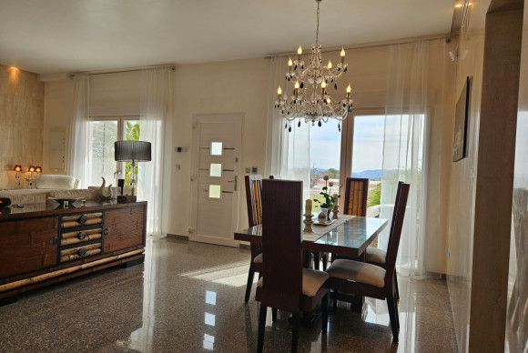 Resale - Country House - Novelda