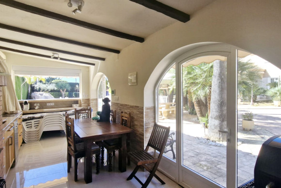 Resale - Country House - Elche