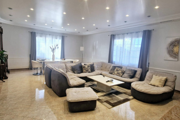 Resale - Country House - Elche