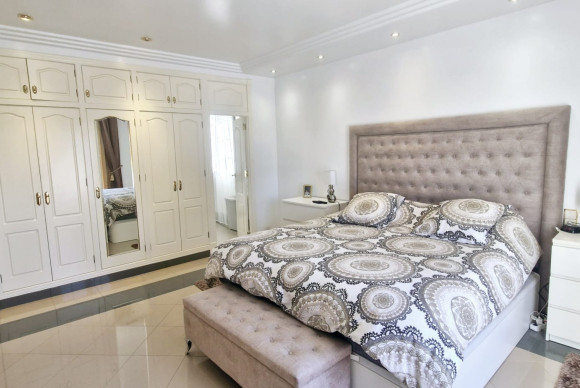 Resale - Country House - Elche