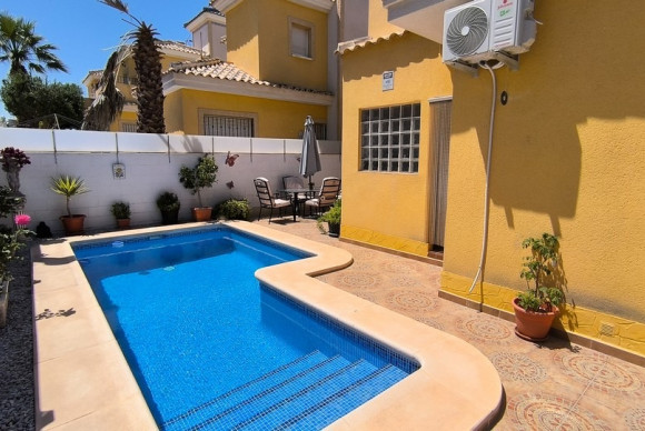 Resale - Detached Villa - Algorfa