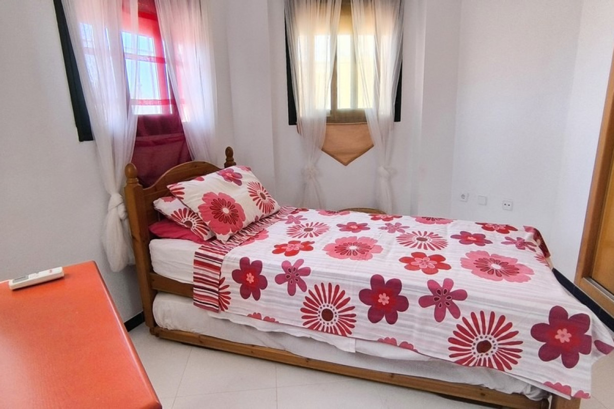 Reventa - Casa semi independiente - Ciudad Quesada