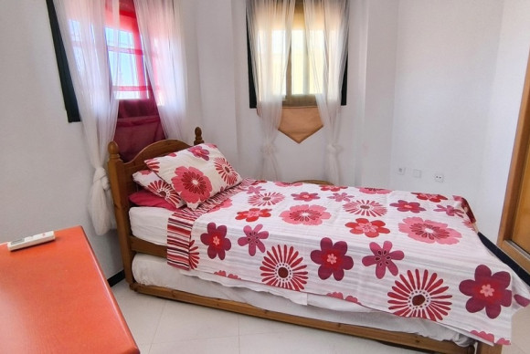 Reventa - Casa semi independiente - Ciudad Quesada