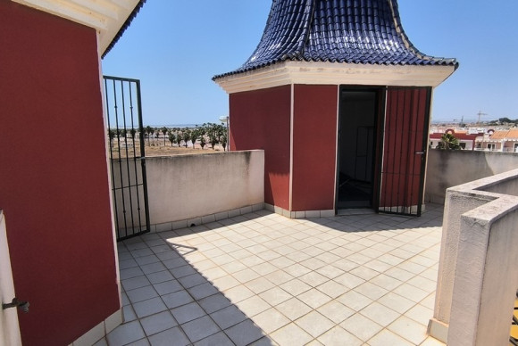 Reventa - Casa semi independiente - Ciudad Quesada