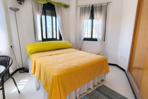 Reventa - Casa semi independiente - Ciudad Quesada