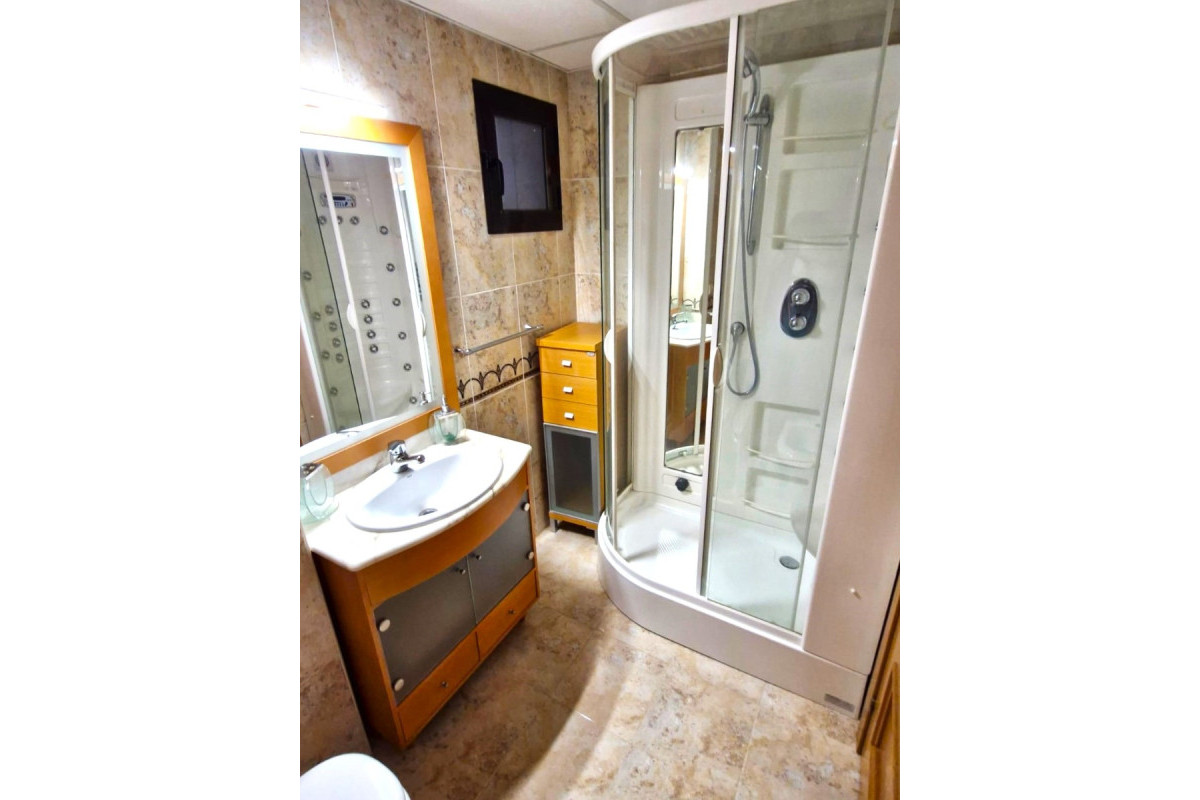 Herverkoop - Apartment / flat - Benidorm - Levante