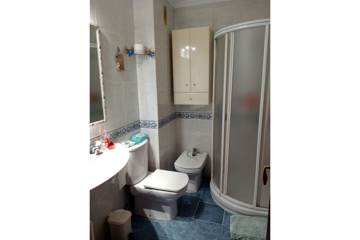 Herverkoop - Apartment / flat - Benidorm - Levante