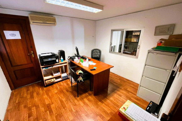 Reventa - local - Denia - Center