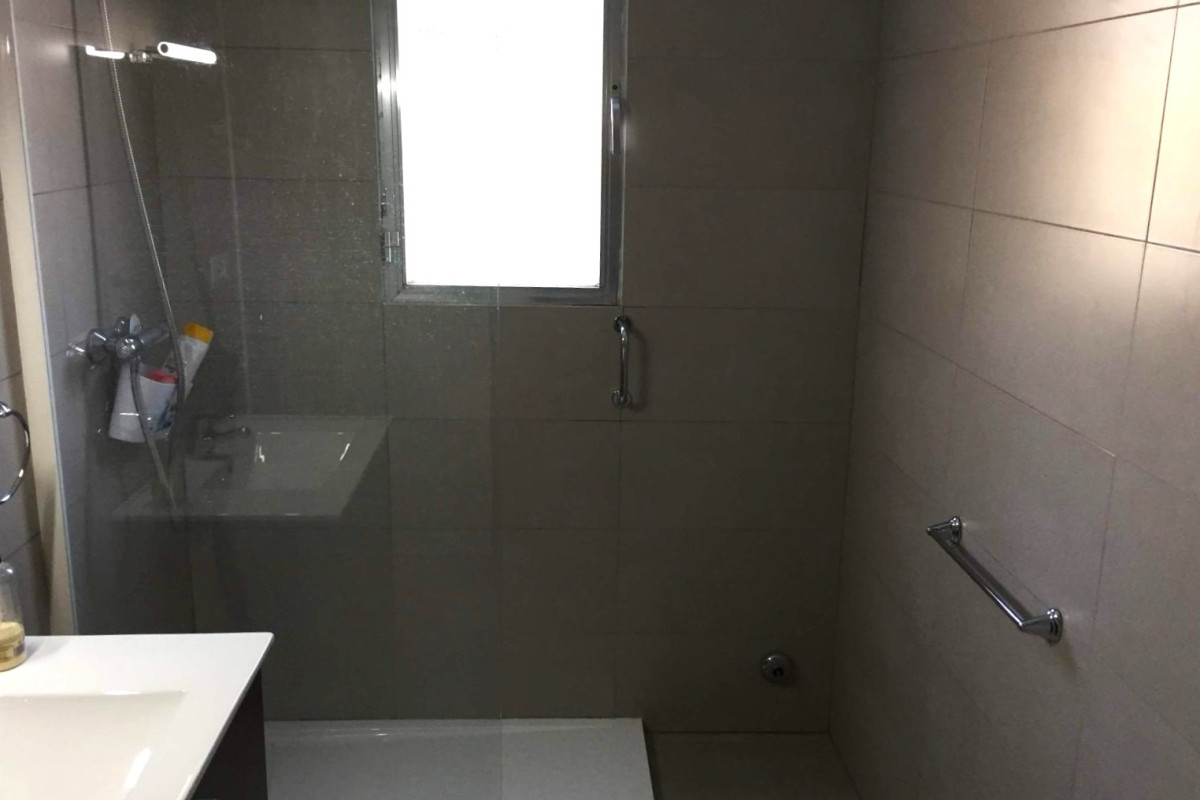 Reventa - local - Albir - center