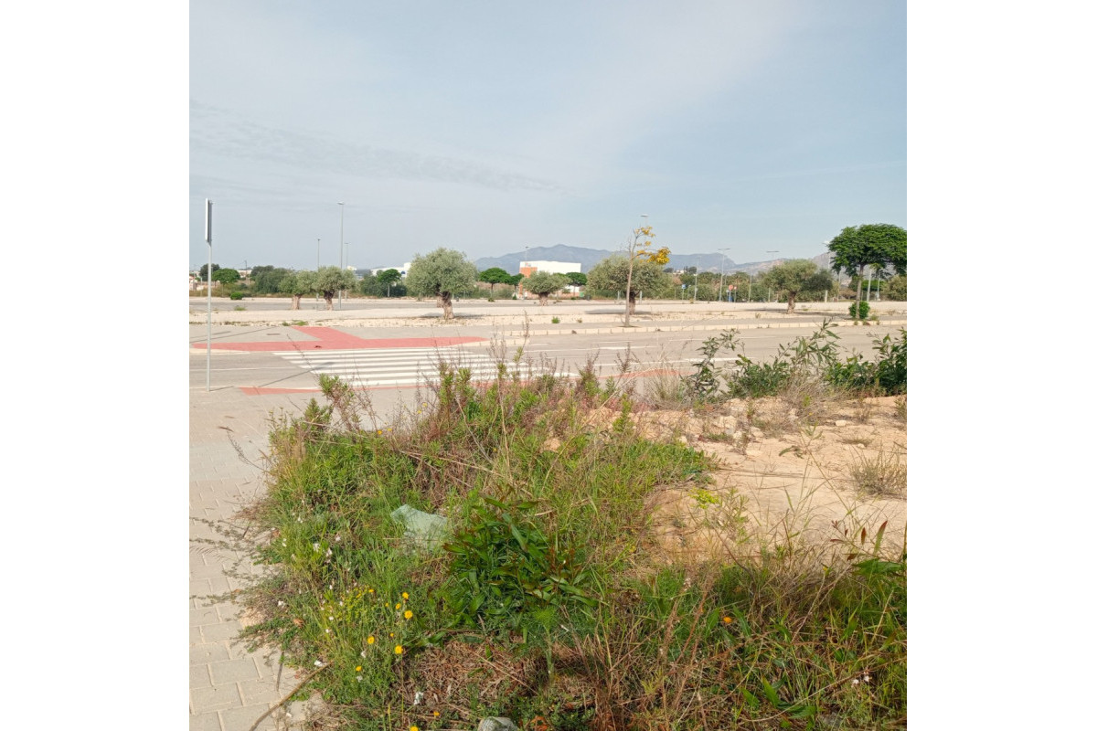 Resale - Plot / Land - Villajoyosa