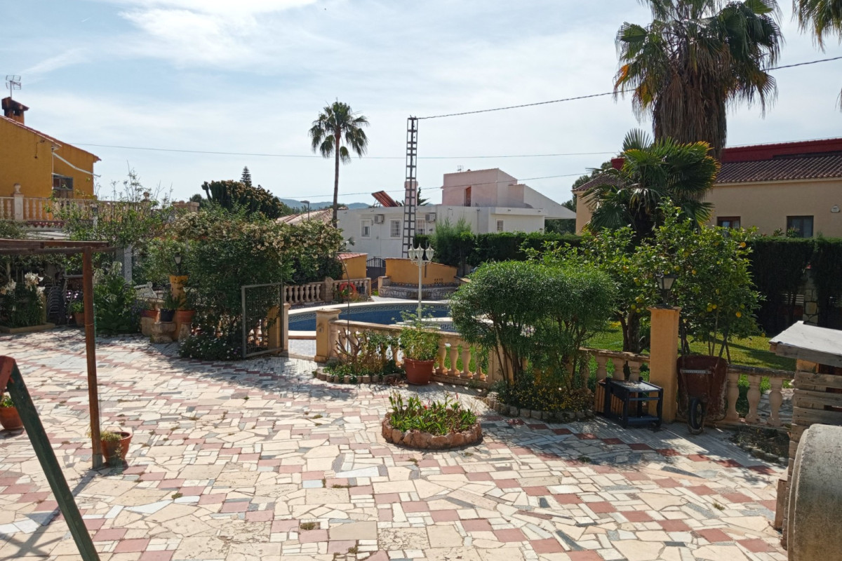 Resale - urban plot - La Nucía