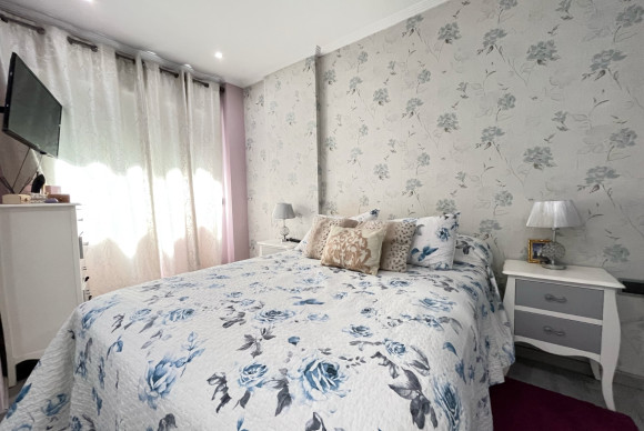 Revente - House - Rafelcofer - Centro