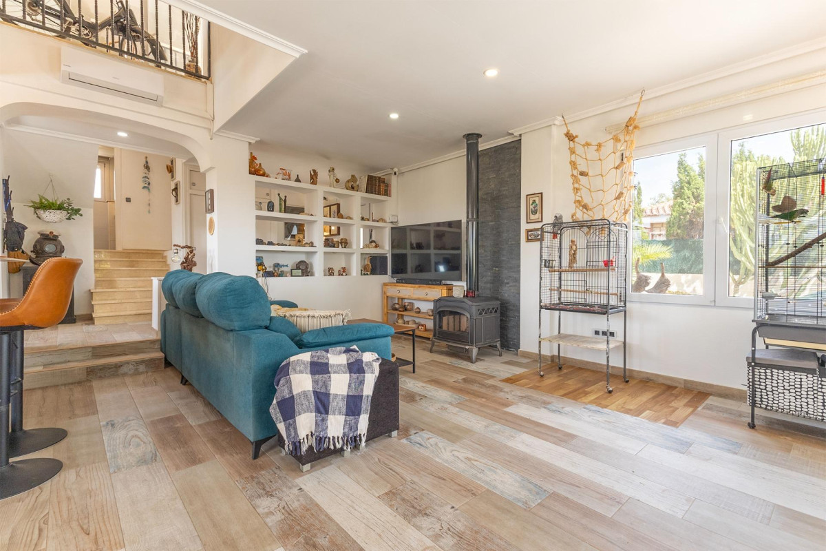 Resale - Country House - Alicante