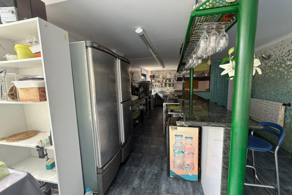 Reventa - local - Piles - Playa