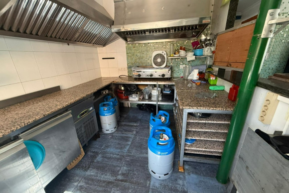 Reventa - local - Piles - Playa