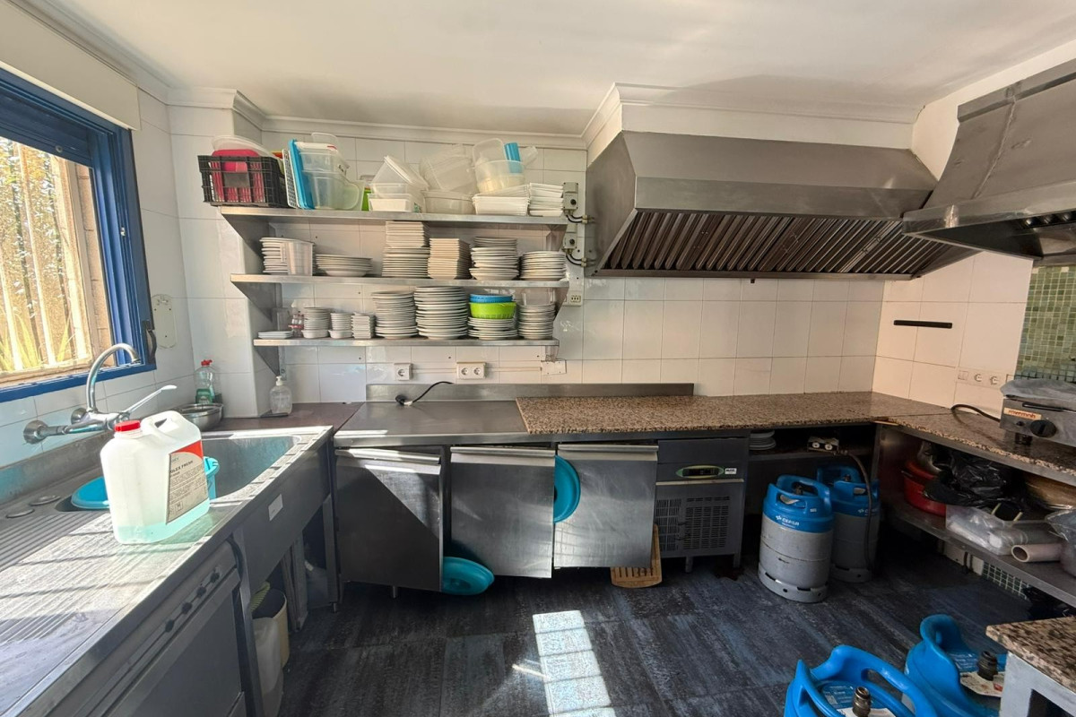 Reventa - local - Piles - Playa