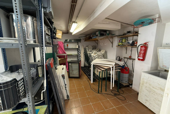 Reventa - local - Piles - Playa