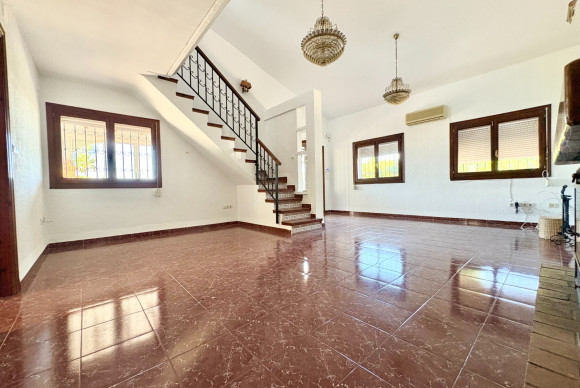 Resale - House - Denia - Montgó