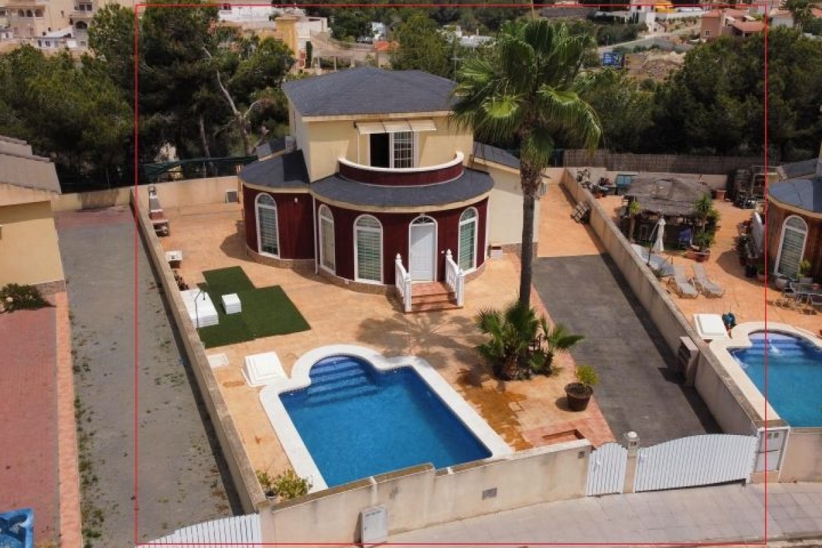 Resale - Villa - Pinar de Campoverde