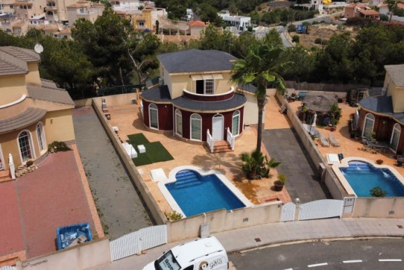 Resale - Villa - Pinar de Campoverde