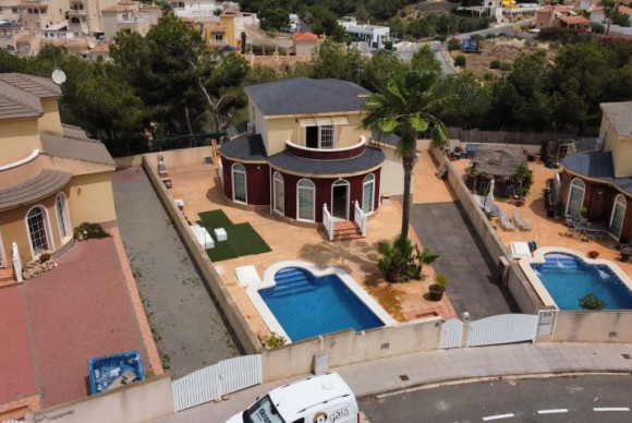 Resale - Villa - Pinar de Campoverde