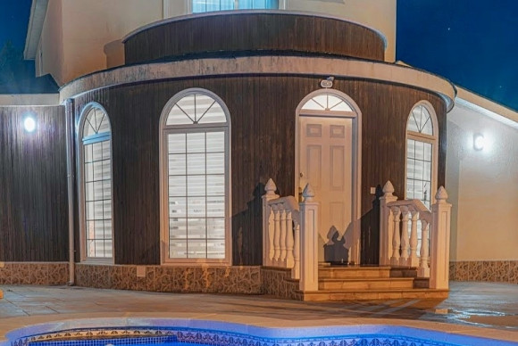 Resale - Villa - Pinar de Campoverde