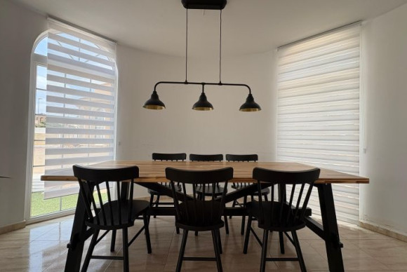 Resale - Villa - Pinar de Campoverde