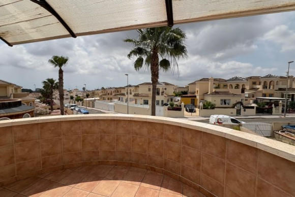 Resale - Villa - Pinar de Campoverde