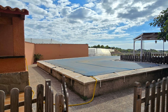 Resale - Chalet Independiente - Callosa De Ensarrià