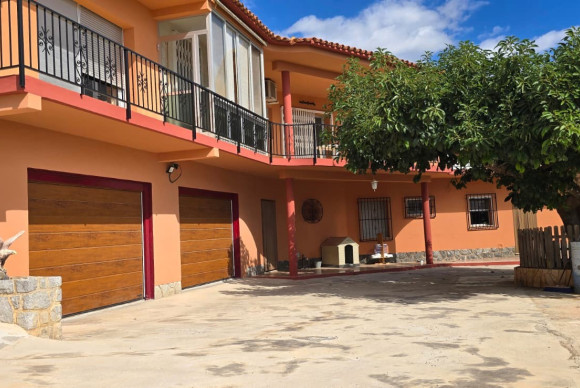 Resale - Chalet Independiente - Callosa De Ensarrià